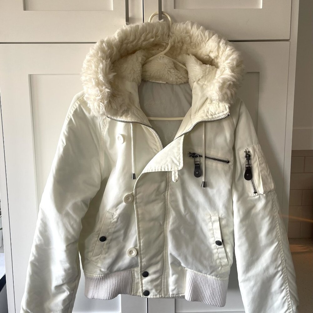 Cream Colored Aeropostale Brand Women's Coat / Jacket- Size Small-Med
